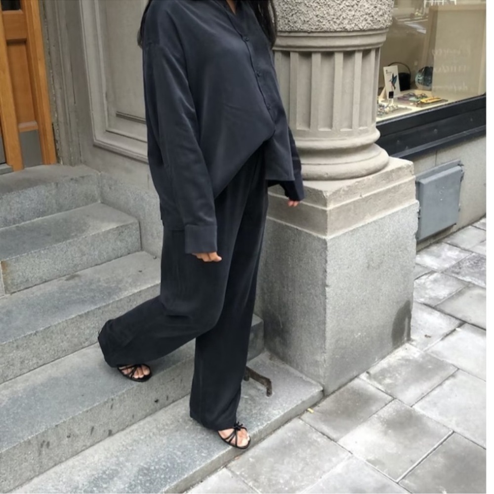 Djerf Avenue ash on the go pants